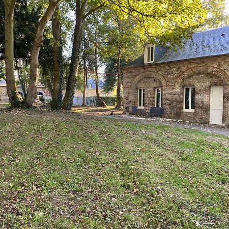 Les Gites Du Chateau Du Cedre Manneville-ès-Plains Exterior foto